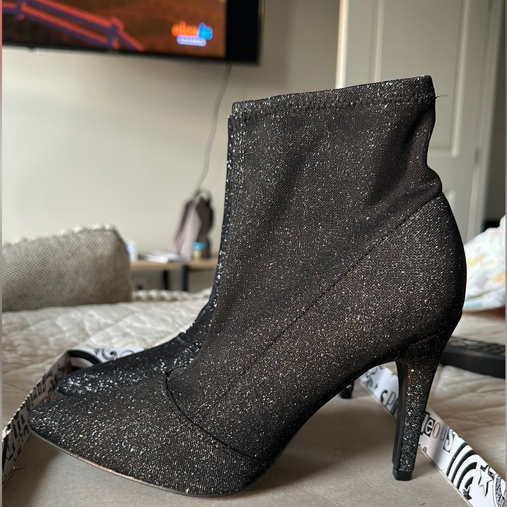 Brash, SZ: 7.5, NEVER WORN